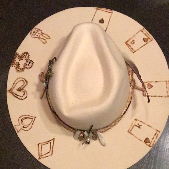 Ruxpinsrags xWyeth Alice’s Wonderland rancher - Picture 9 of 12